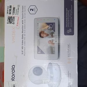 Touch screen video baby monitor